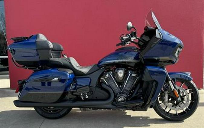 2024 Indian Motorcycle Pursuit® Dark Horse® with PowerBand Audio Package