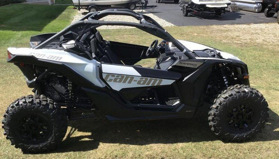 2024 Can-Am® Maverick X3 DS Turbo Catalyst Gray