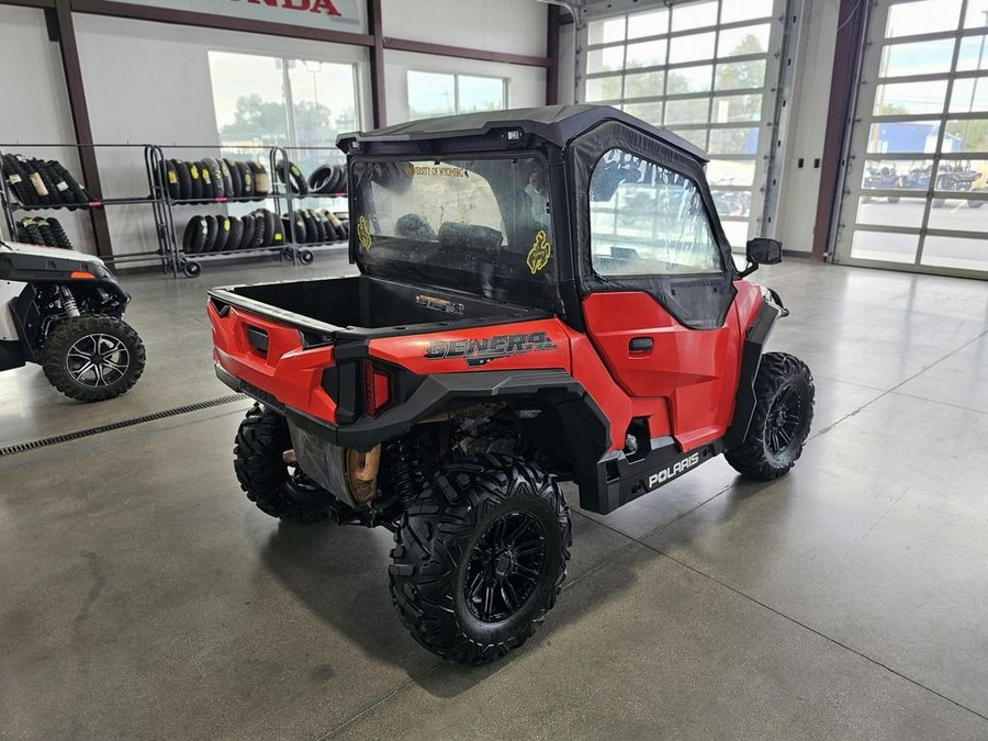 2016 Polaris® General™ 1000 EPS In-Mold Indy Red
