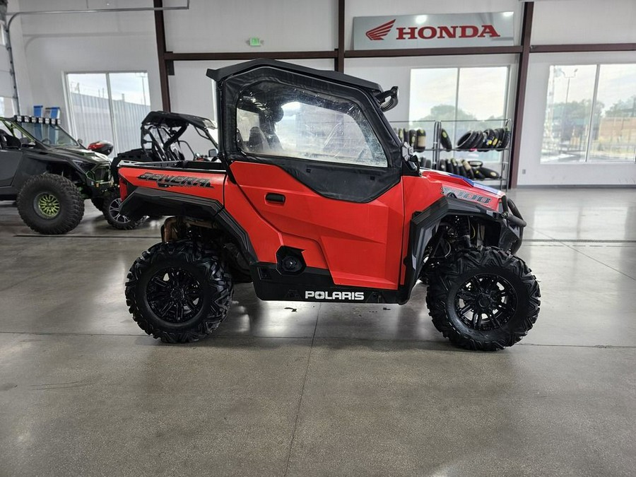 2016 Polaris® General™ 1000 EPS In-Mold Indy Red