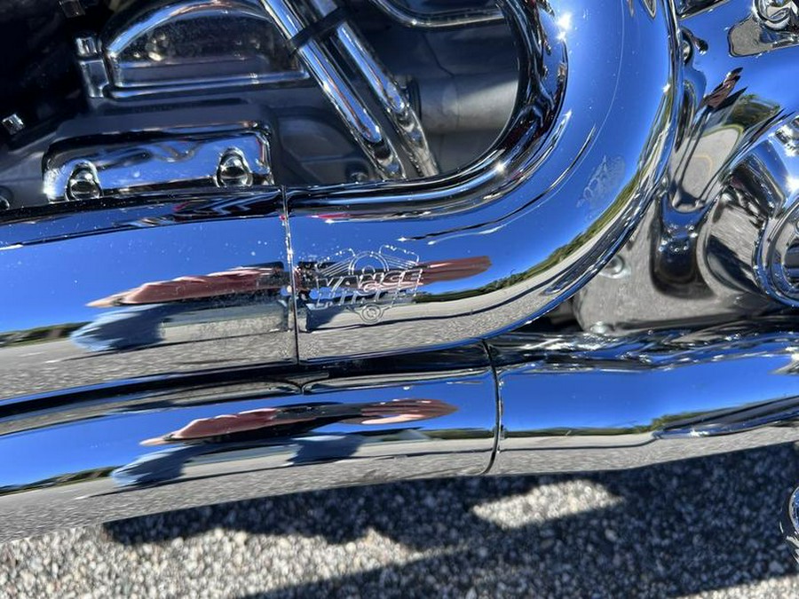 2005 Harley-Davidson® FLSTFSE