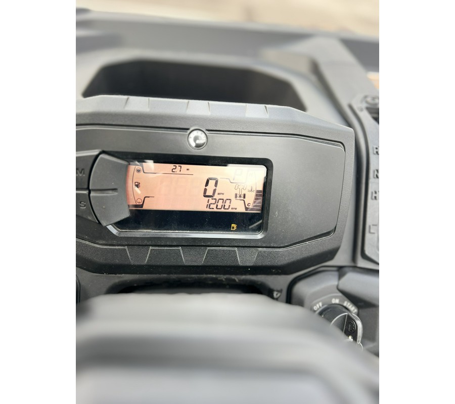 2025 Can-Am Defender DPS HD9