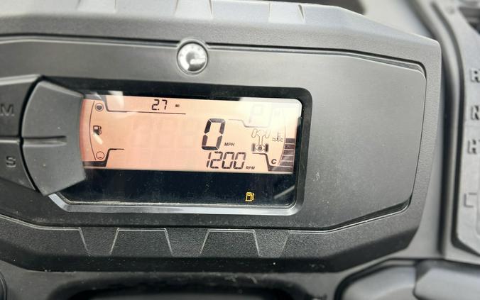 2025 Can-Am Defender DPS HD9