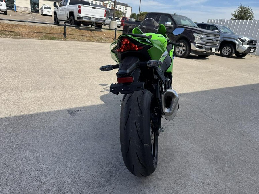 2026 Kawasaki Ninja® ZX™-10R Base