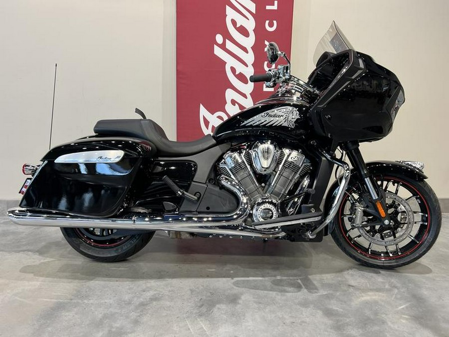 2023 Indian Motorcycle® Challenger® Limited Black Metallic