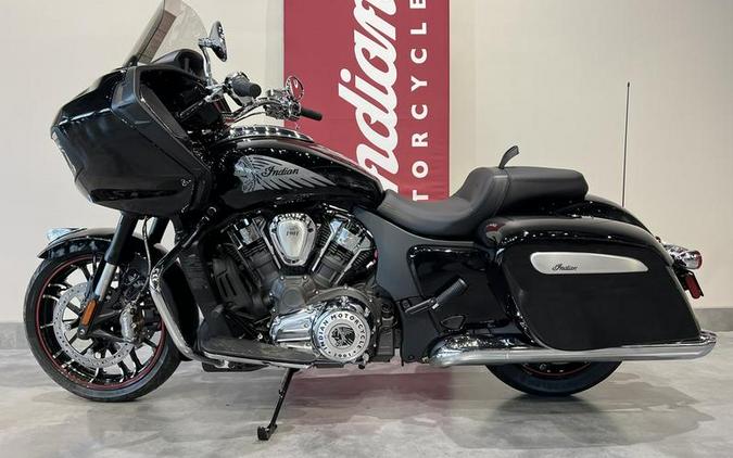 2023 Indian Motorcycle® Challenger® Limited Black Metallic