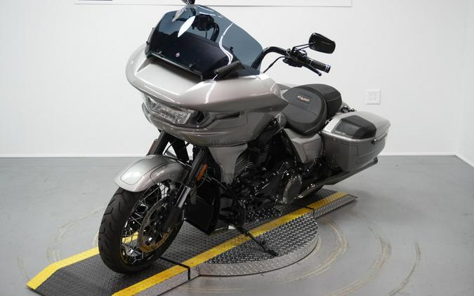 2023 Harley-Davidson® CVO™ Road Glide® Dark Platinum w/Pinstripe