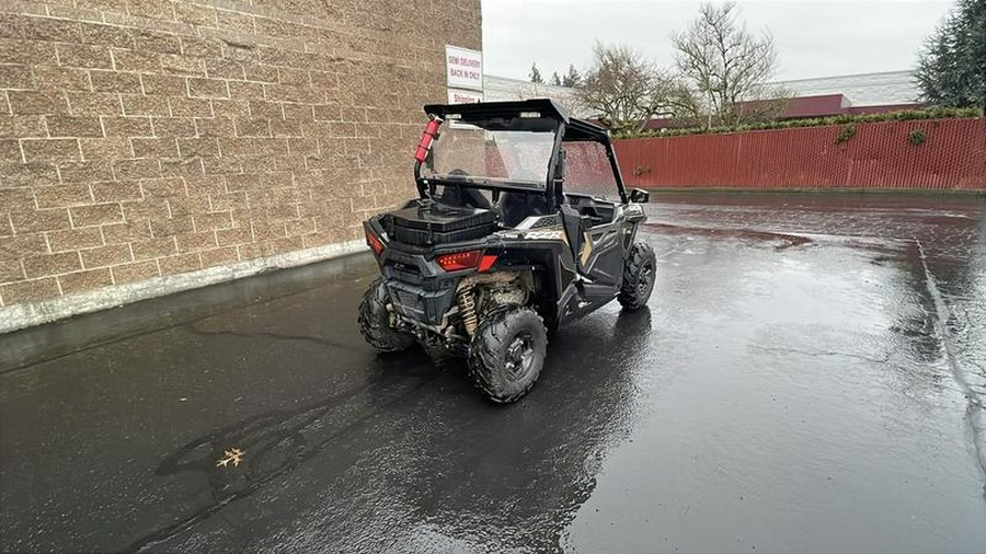 2018 Polaris® RZR® 900 EPS Titanium Metallic