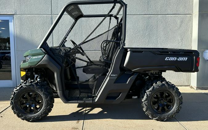 2024 Can-Am DEFENDER DPS HD7