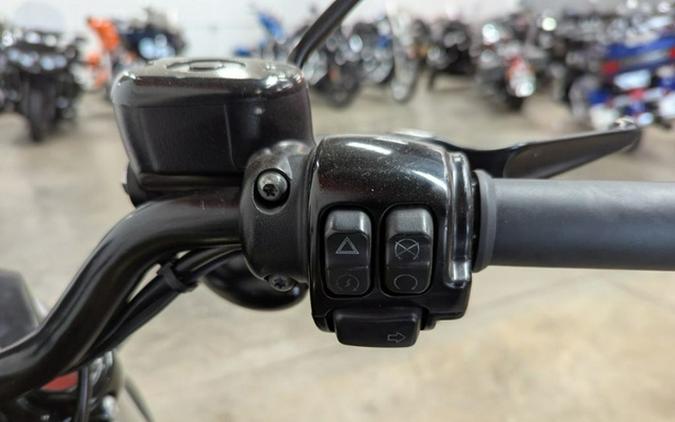 2016 Harley-Davidson XL883N - Sportster Iron 883