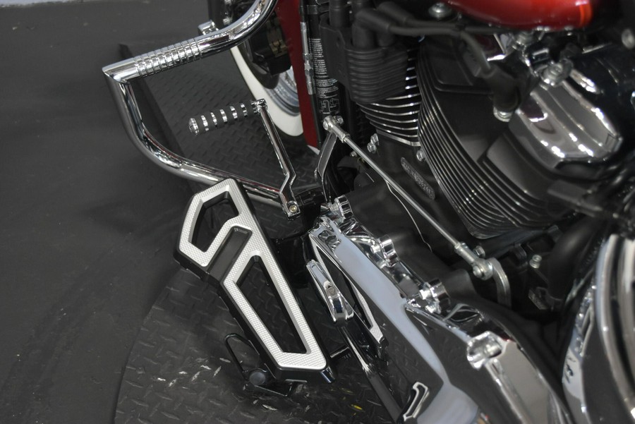2019 Harley-Davidson Deluxe Wicked Red/Twisted Cherry