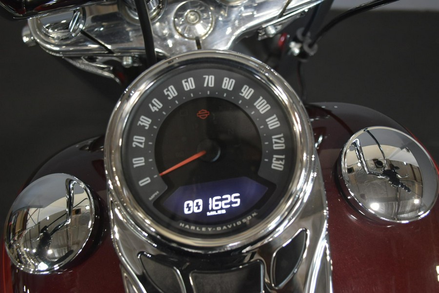 2019 Harley-Davidson Deluxe Wicked Red/Twisted Cherry