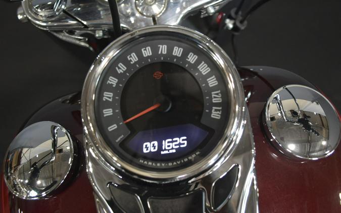 2019 Harley-Davidson Deluxe Wicked Red/Twisted Cherry