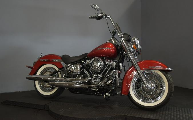 2019 Harley-Davidson Deluxe Wicked Red/Twisted Cherry