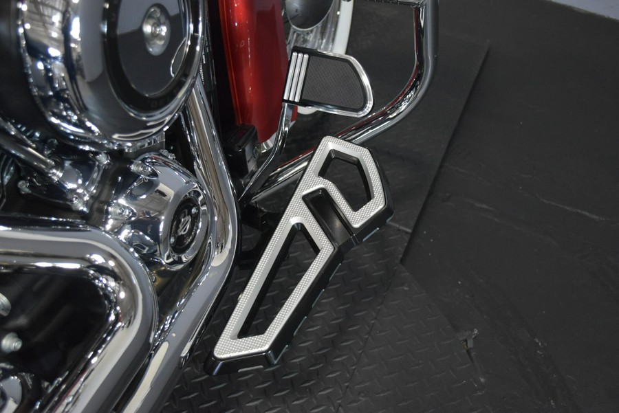 2019 Harley-Davidson Deluxe Wicked Red/Twisted Cherry