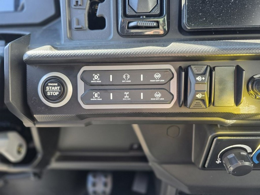 2026 Can-Am® Defender Limited HD11