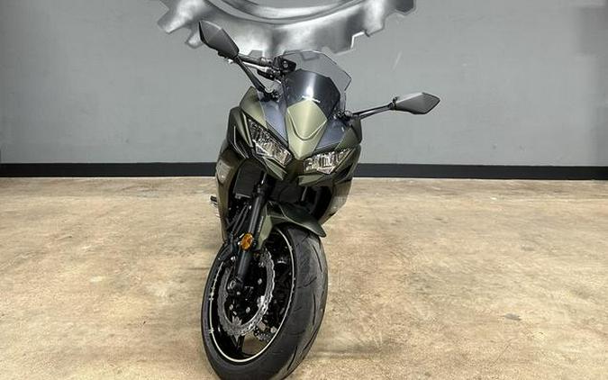 2024 Kawasaki Ninja® 650 Metallic Covert Green/Metallic Spark Black