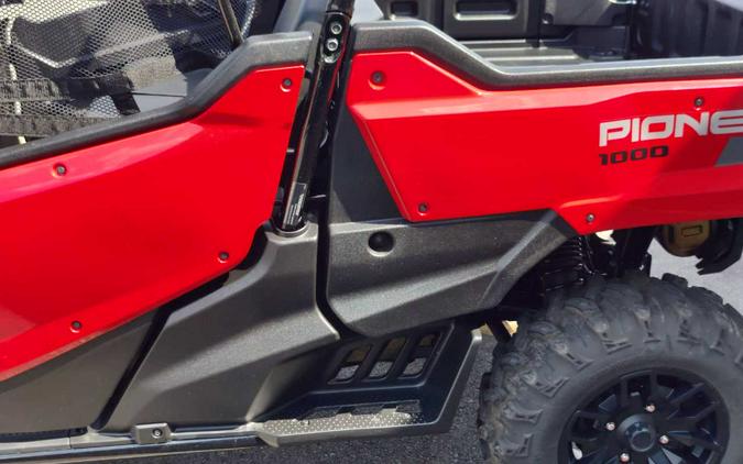 2023 Honda Pioneer 1000-6 Crew Deluxe