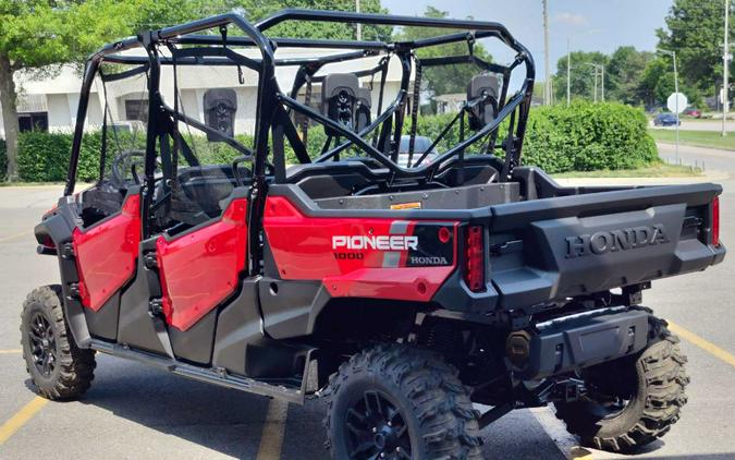 2023 Honda Pioneer 1000-6 Crew Deluxe