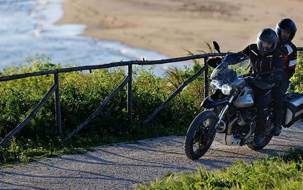 2023 Moto Guzzi V85 TT TRAVEL E5