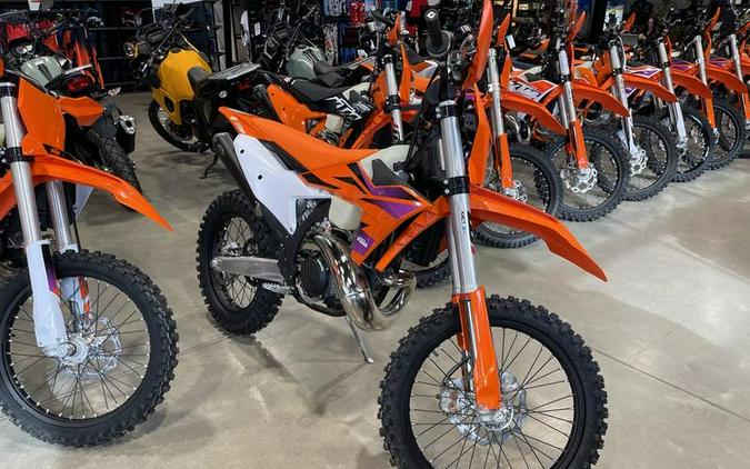 FIRST LOOK! KTM INTRODUCES 2024 KTM 300XC-W HARD-ENDURO MODEL