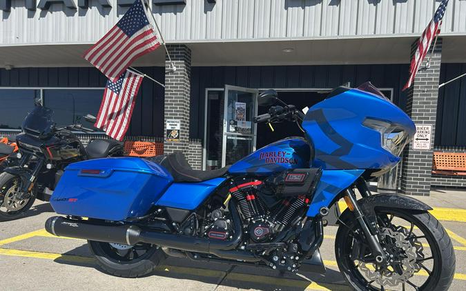 2026 Harley-Davidson® CVO Road Glide ST Electric Coast