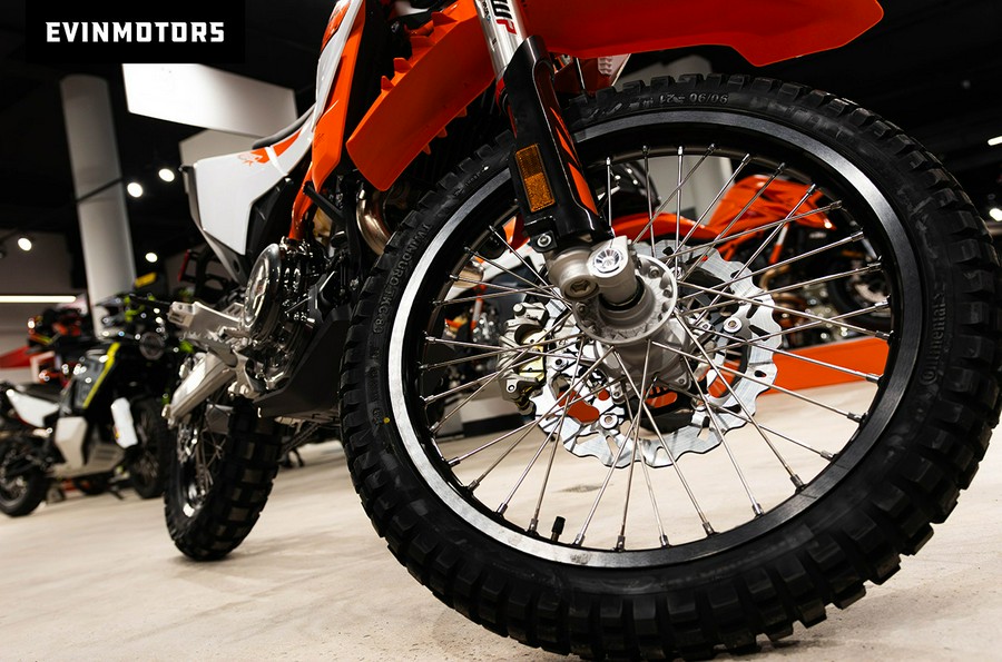 2026 KTM Enduro 690 R