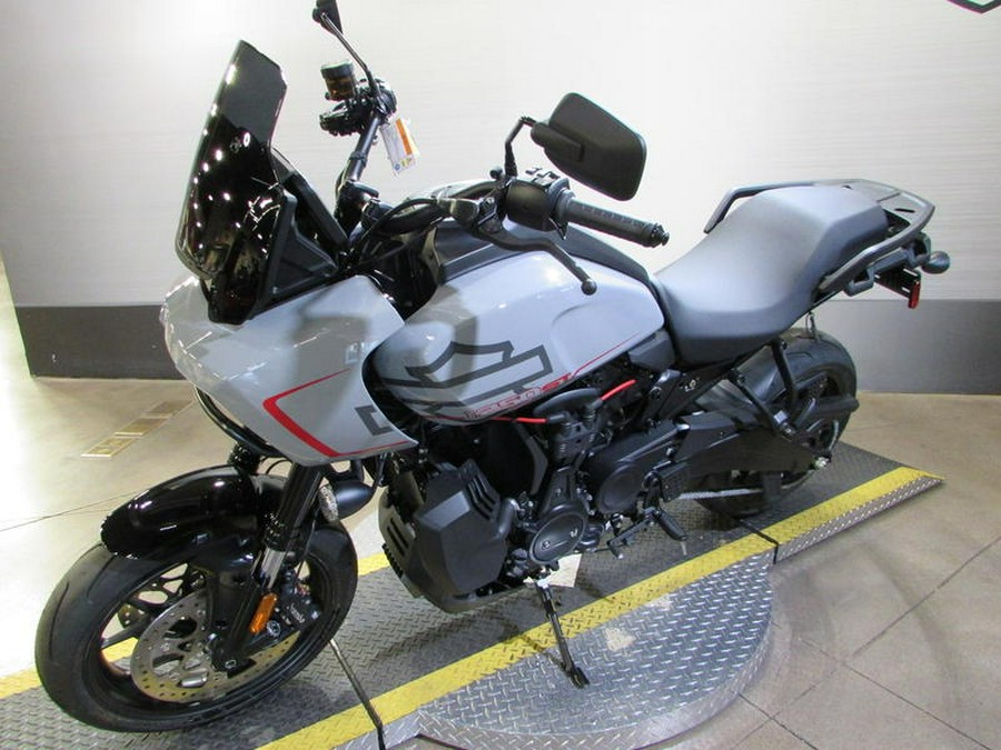 2025 Harley-Davidson® RA1250ST - Pan America® 1250 ST