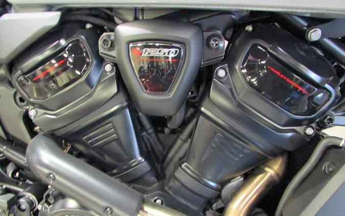 2025 Harley-Davidson® RA1250ST - Pan America® 1250 ST