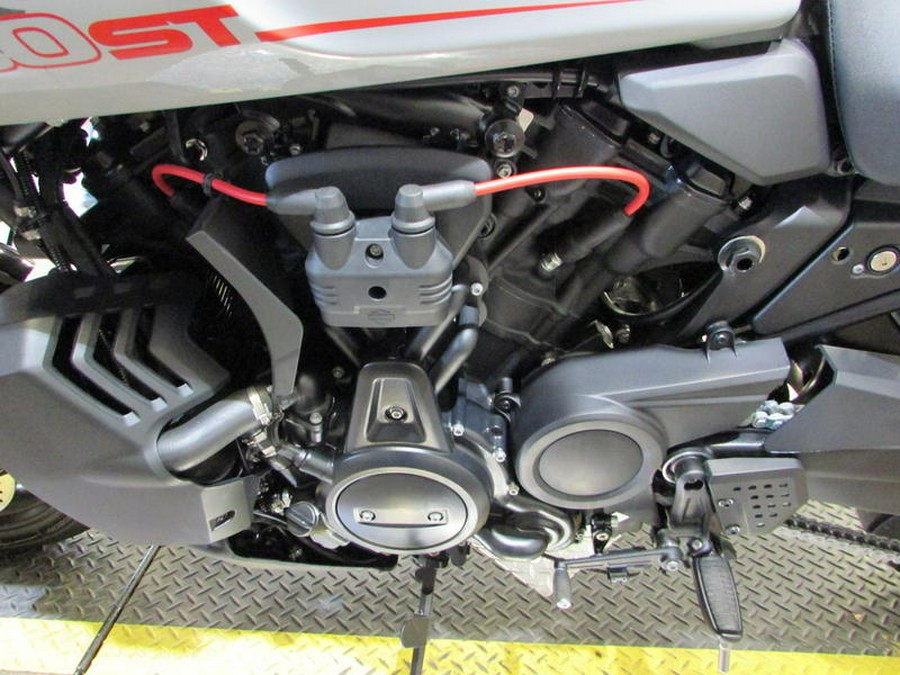 2025 Harley-Davidson® RA1250ST - Pan America® 1250 ST