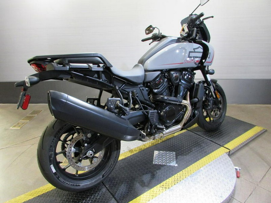 2025 Harley-Davidson® RA1250ST - Pan America® 1250 ST