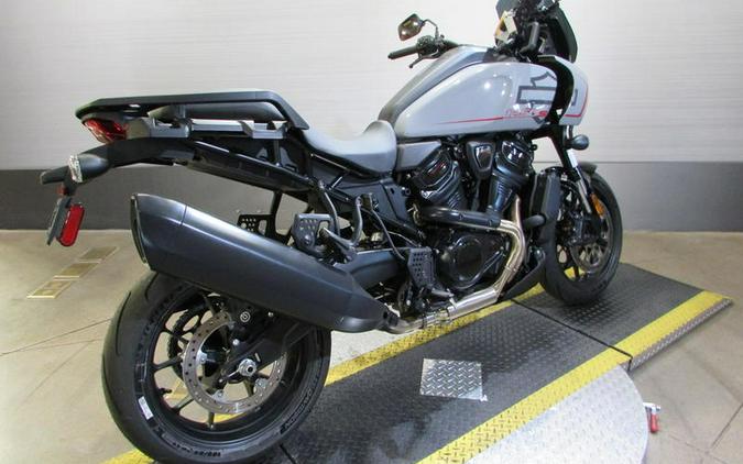 2025 Harley-Davidson® RA1250ST - Pan America® 1250 ST