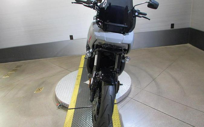 2025 Harley-Davidson® RA1250ST - Pan America® 1250 ST