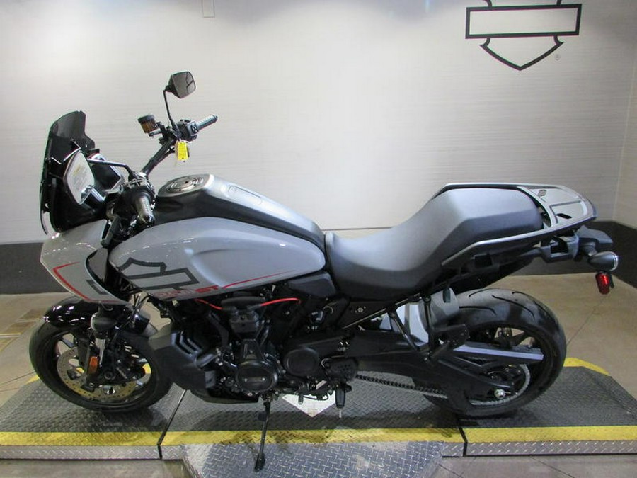 2025 Harley-Davidson® RA1250ST - Pan America® 1250 ST