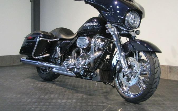 2019 Harley-Davidson® FLHX - Street Glide®
