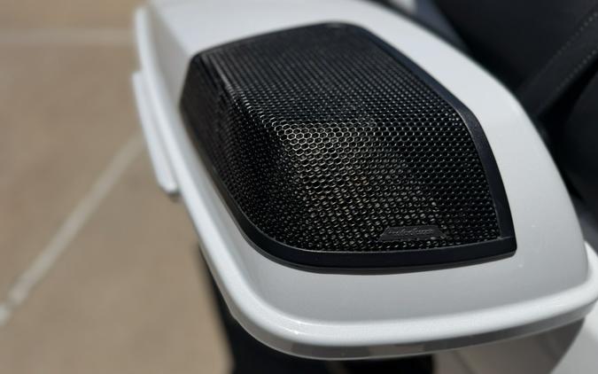 2020 Harley-Davidson® Street Glide® Special Stone Washed White Pearl
