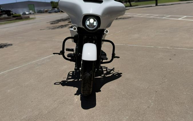 2020 Harley-Davidson® Street Glide® Special Stone Washed White Pearl