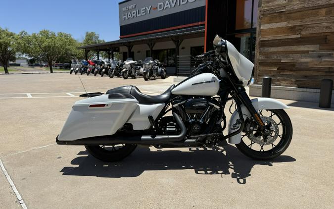2020 Harley-Davidson® Street Glide® Special Stone Washed White Pearl