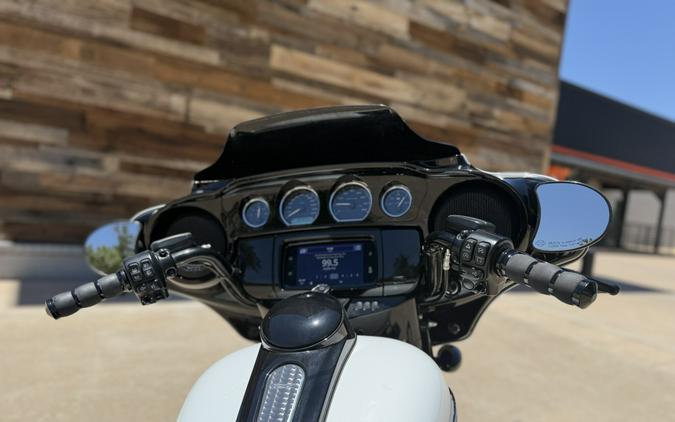 2020 Harley-Davidson® Street Glide® Special Stone Washed White Pearl