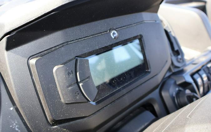 2025 Can-Am Defender XT HD10