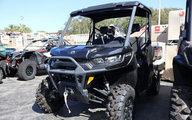2025 Can-Am Defender XT HD10