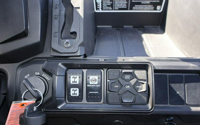 2025 Can-Am Defender XT HD10