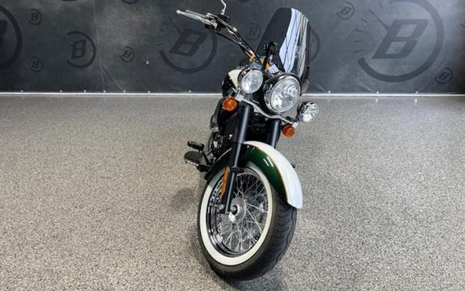 2022 Kawasaki Vulcan® 900 Classic