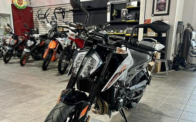 2024 KTM 790 Duke