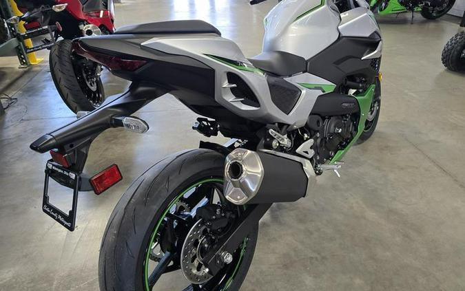 2024 Kawasaki Z7 Hybrid ABS