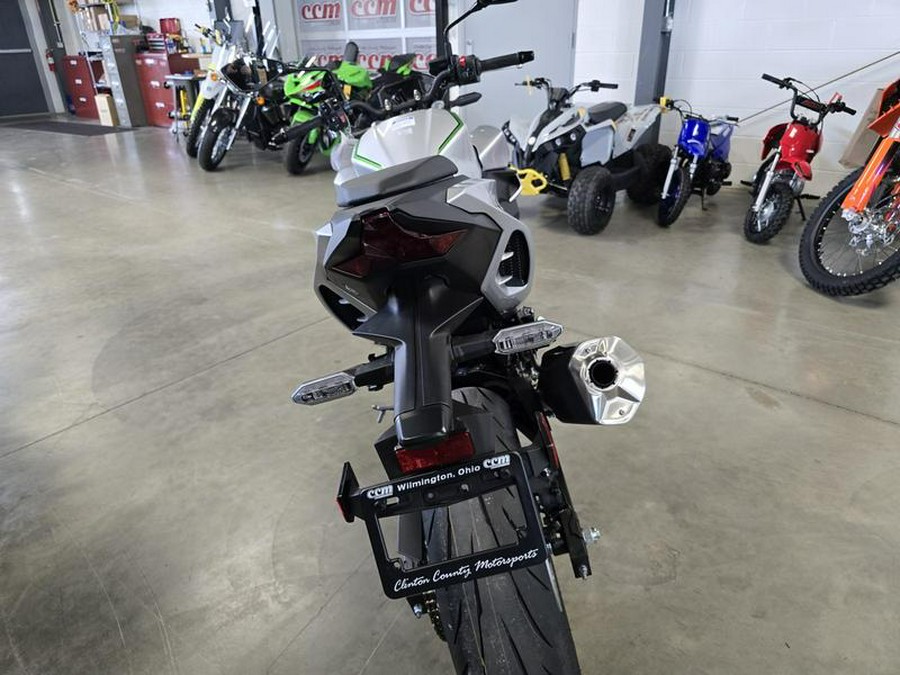 2024 Kawasaki Z7 Hybrid ABS