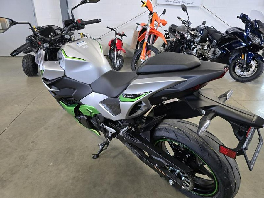 2024 Kawasaki Z7 Hybrid ABS