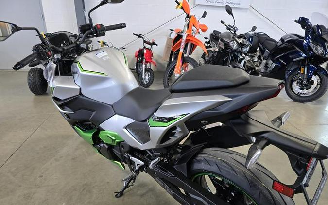 2024 Kawasaki Z7 Hybrid ABS