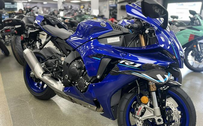 2026 Yamaha YZF R1 CA