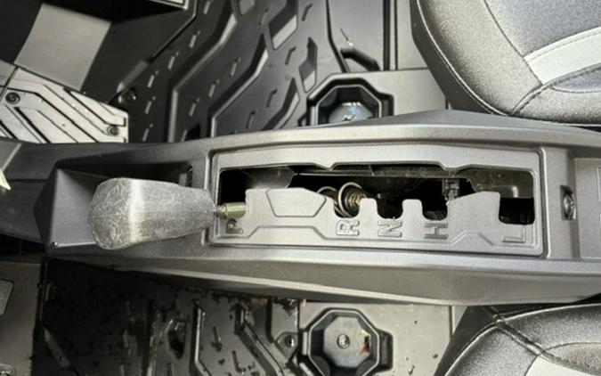 2027 Can-Am Commander MAX XT